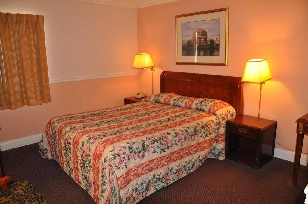 Super 8 By Wyndham Hayward Downtown Motel Castro Valley Kültér fotó